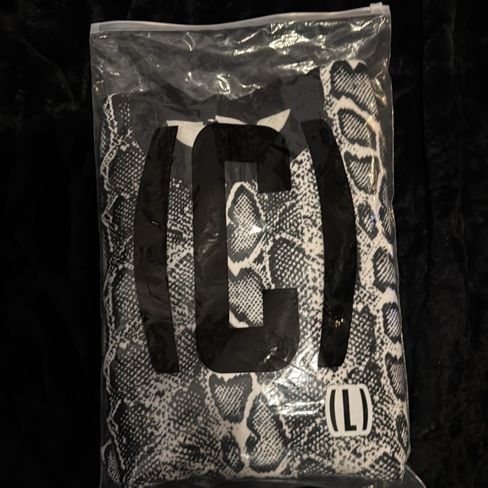 (C)ashmere Sound Python Sweater - Picture 3 of 5